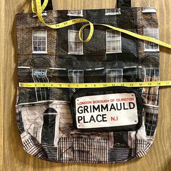 Lot of 2 Harry Potter Hogwarts House Crests Umbrella Grimauld Place Tote Bag NWT - Picture 2 of 16